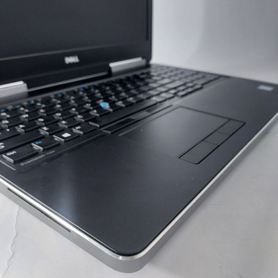 لپ تاپ دل  مدل Dell Precision 7520- i7 16G 512G SSD 4G